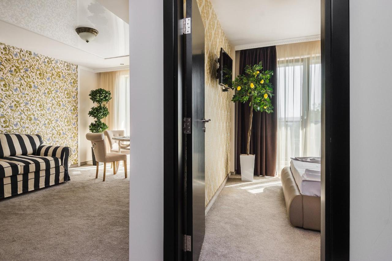 Opu Boutique Hotel Varna Buitenkant foto