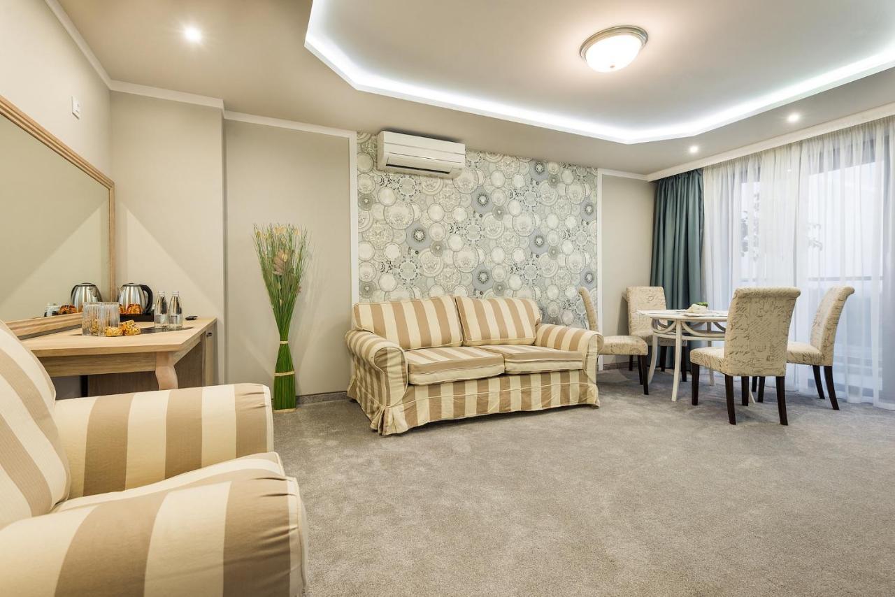 Opu Boutique Hotel Varna Buitenkant foto
