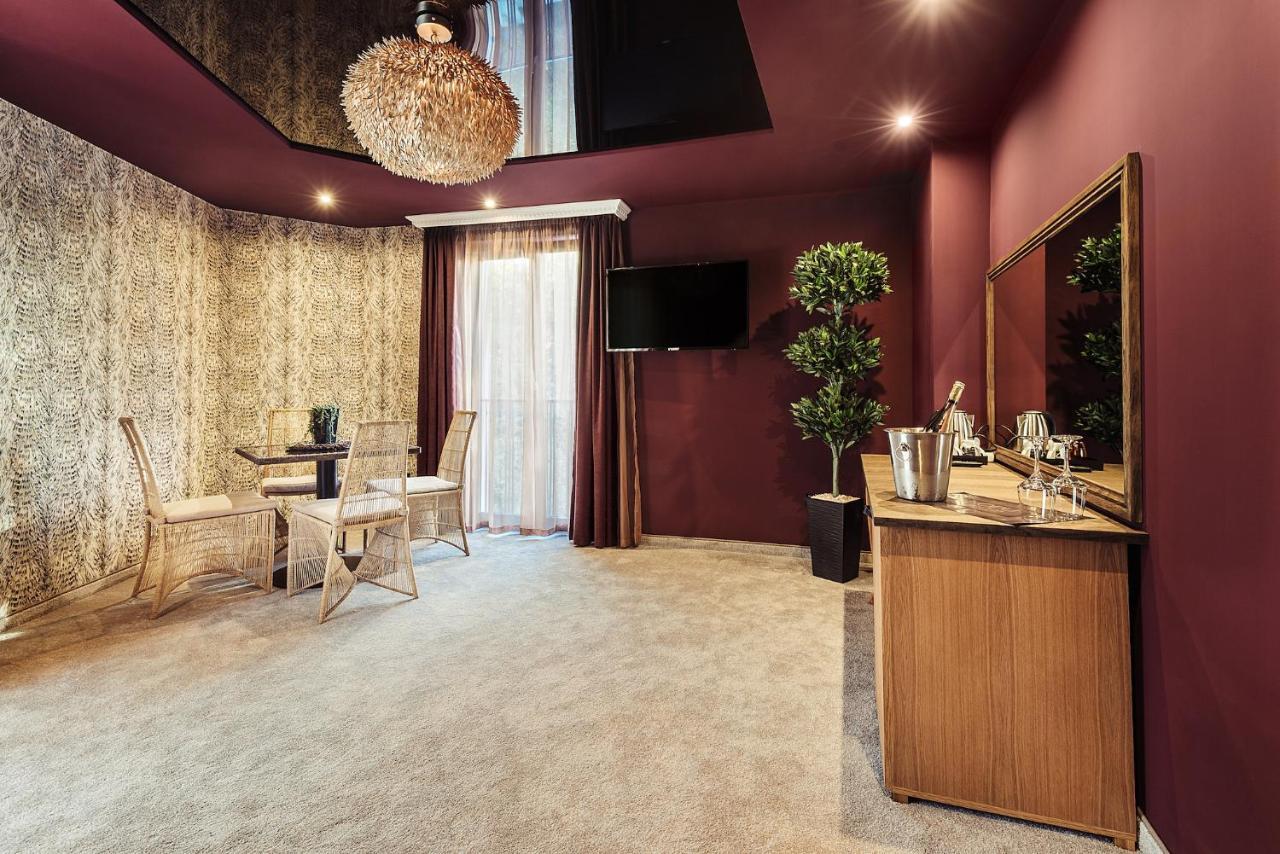 Opu Boutique Hotel Varna Buitenkant foto