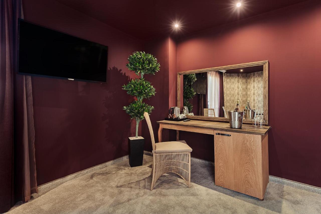Opu Boutique Hotel Varna Buitenkant foto