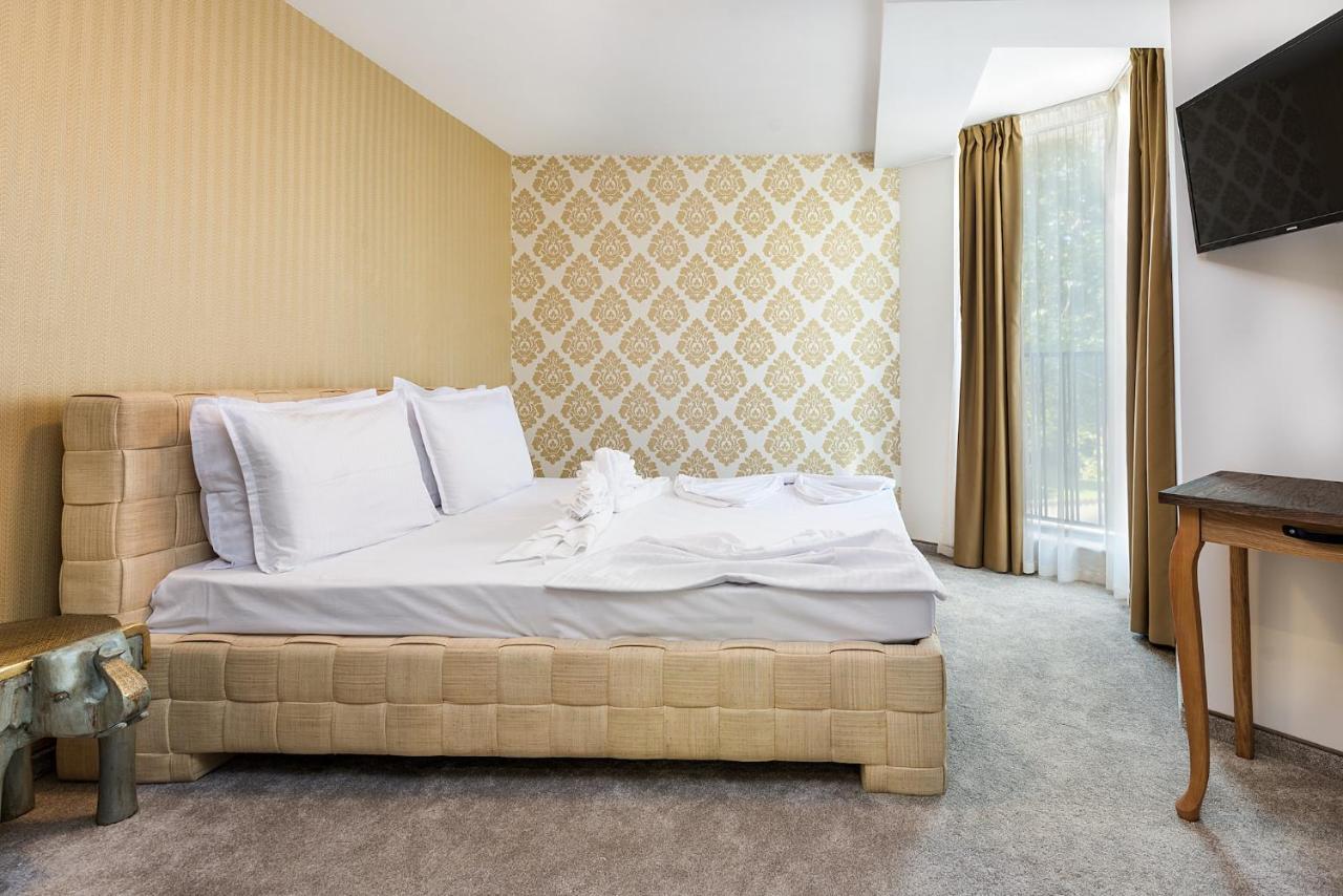 Opu Boutique Hotel Varna Buitenkant foto