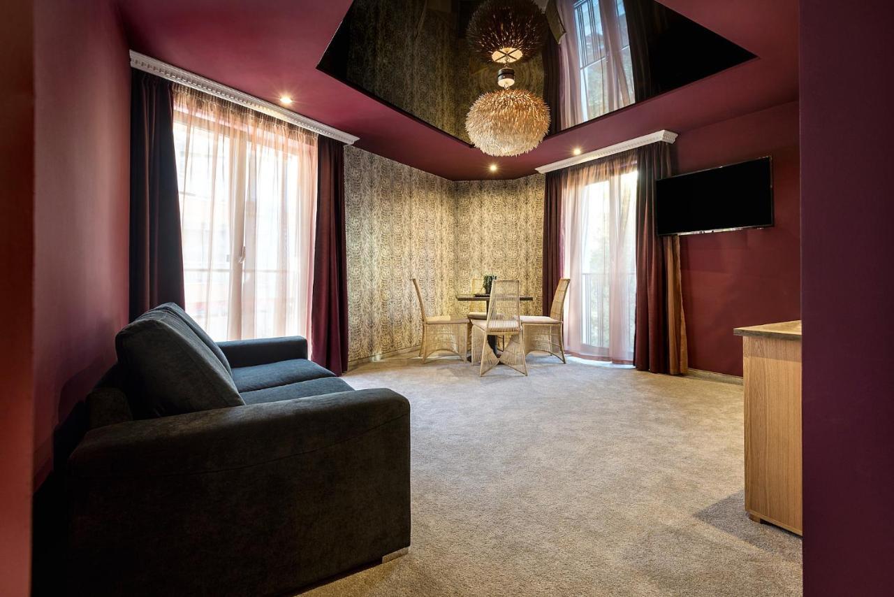Opu Boutique Hotel Varna Buitenkant foto