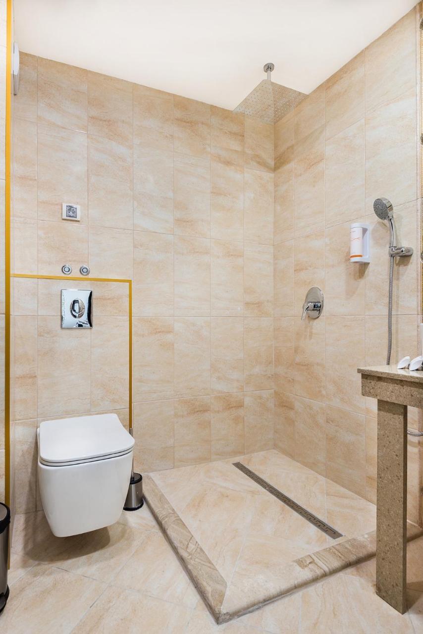 Opu Boutique Hotel Varna Buitenkant foto