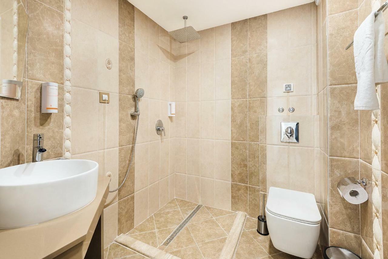 Opu Boutique Hotel Varna Buitenkant foto