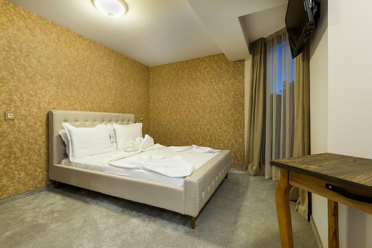 Opu Boutique Hotel Varna Buitenkant foto