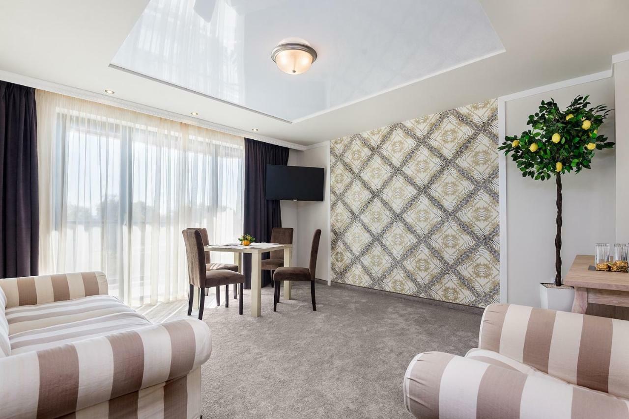 Opu Boutique Hotel Varna Buitenkant foto
