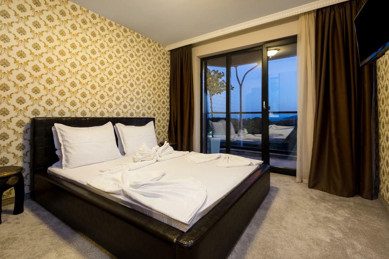 Opu Boutique Hotel Varna Buitenkant foto