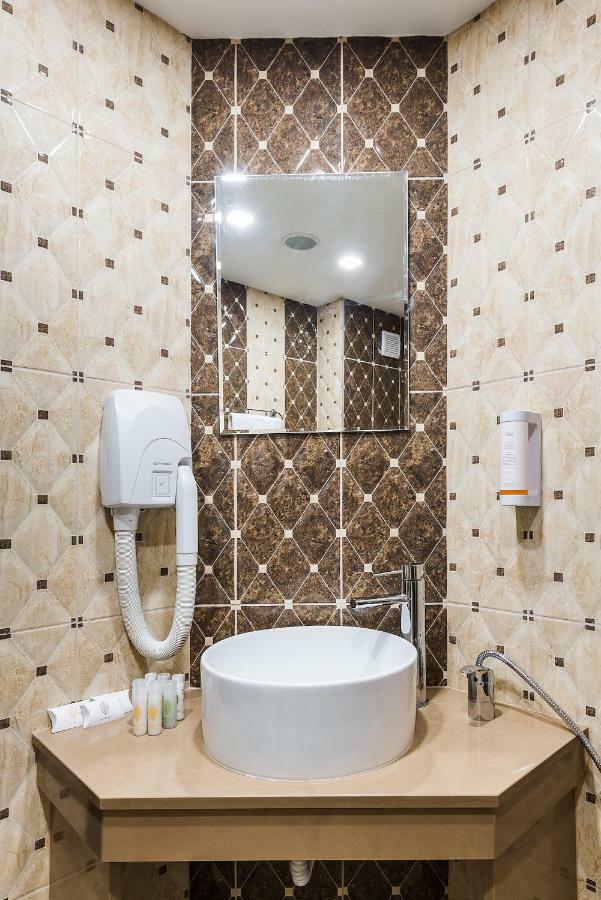 Opu Boutique Hotel Varna Buitenkant foto