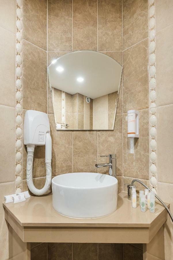 Opu Boutique Hotel Varna Buitenkant foto