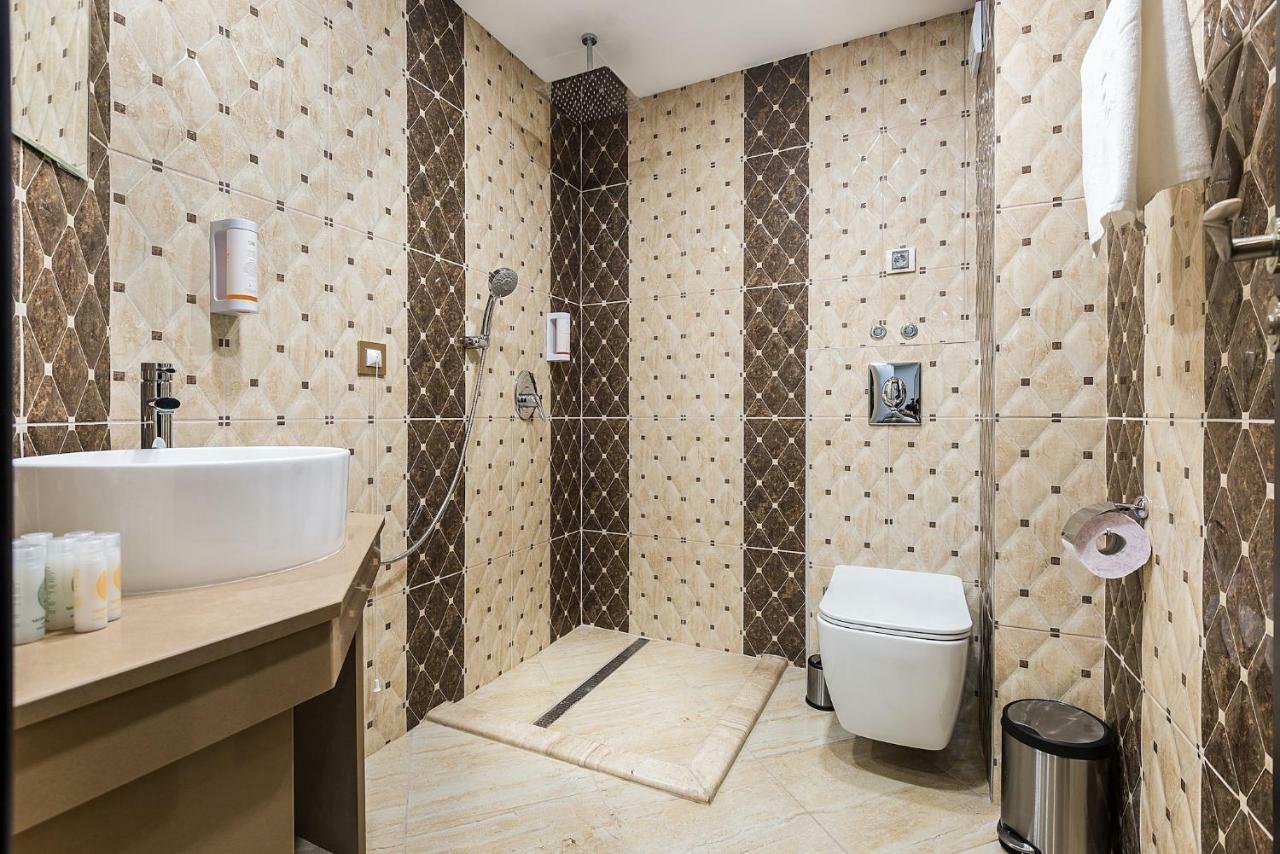 Opu Boutique Hotel Varna Buitenkant foto