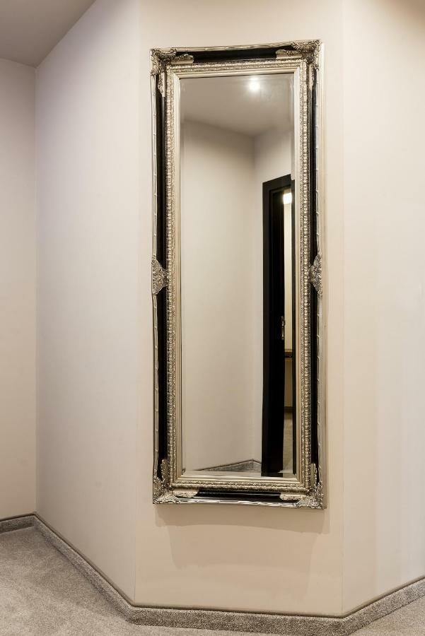 Opu Boutique Hotel Varna Buitenkant foto